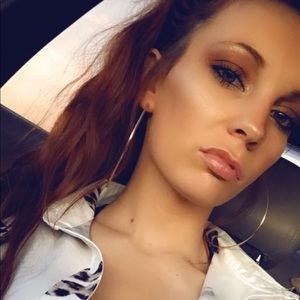 Meet your Posher, Lacey